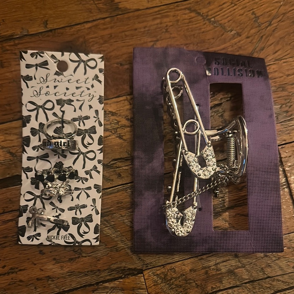 Silver Hair Accessory & Ring Set